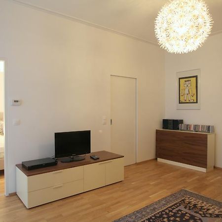 Moderne Stadtwohnung Mit Balkon Vienne Chambre photo