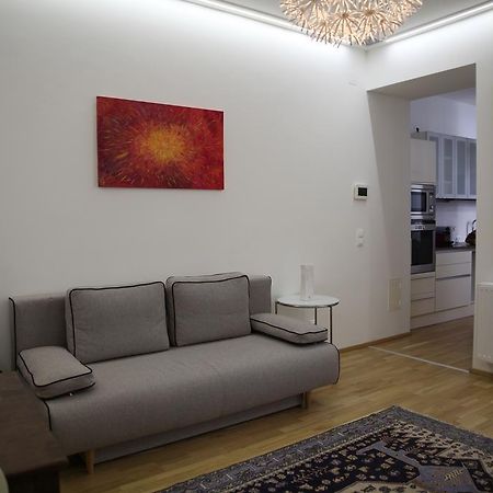 Moderne Stadtwohnung Mit Balkon Vienne Extérieur photo