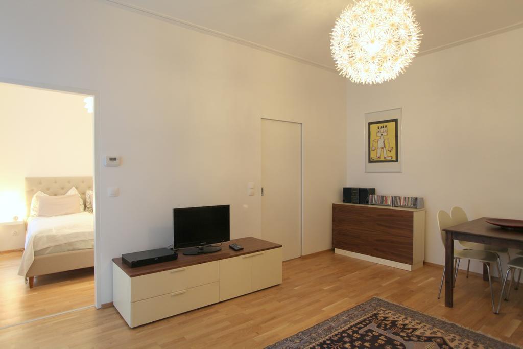 Moderne Stadtwohnung Mit Balkon Vienne Chambre photo